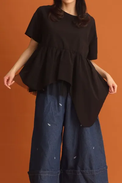CHOSEN – Haelin Asymmetrical Top in Black